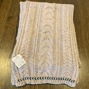 NWT Free People chunky gray cable knit scarf